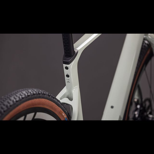 CUBE Nuroad C:62 SLX gravel-pyörä CUBE Nuroad C:62 SLX gravel-pyörä